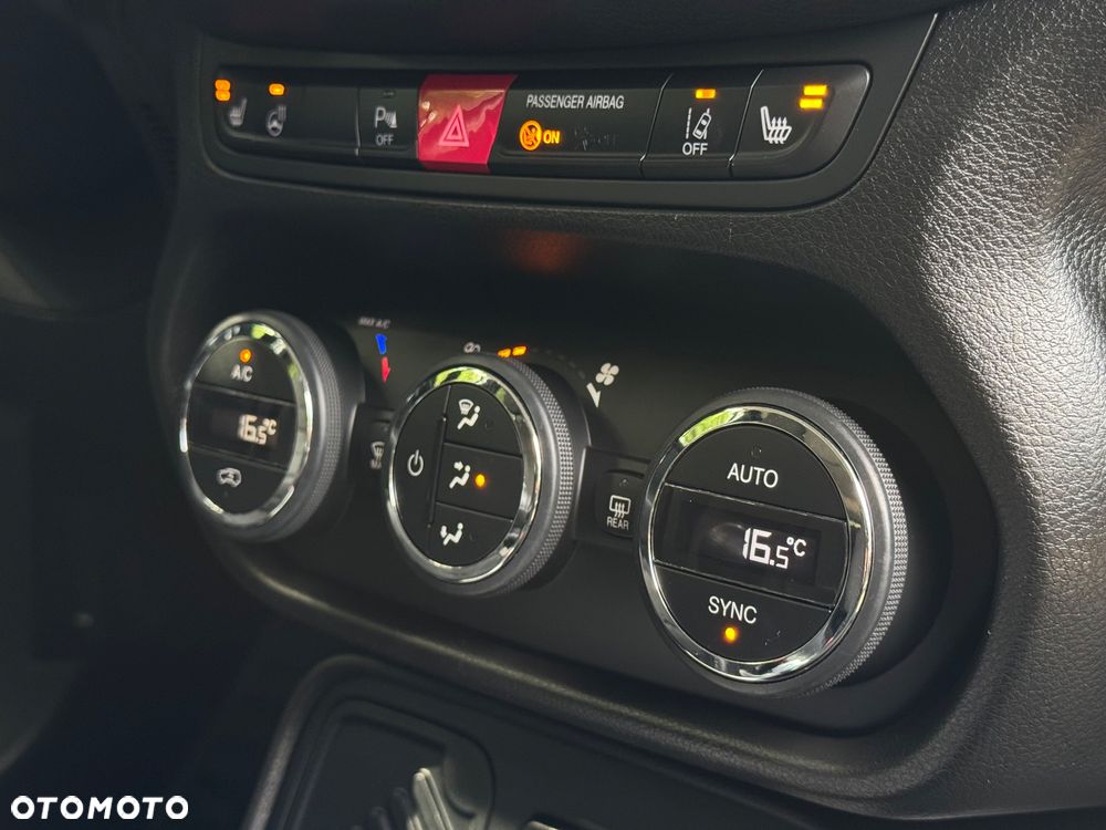 Jeep Renegade 1.4 MultiAir Limited FWD S&S - 26