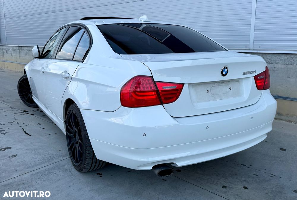 BMW Seria 3 320d DPF Aut. Edition Exclusive - 25