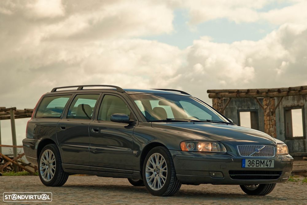 Volvo V70 2.0 T Nivel 2 - 1