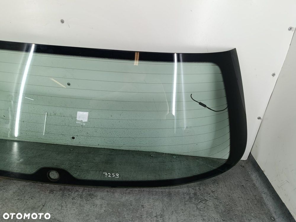 SZYBA KLAPY BAGAZNIKA VW PASSAT B6 KOMBI - 5