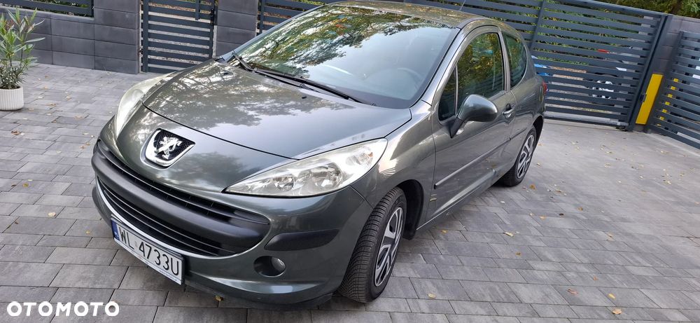 Peugeot 207 - 1