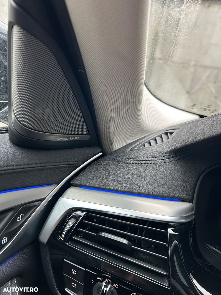 BMW Seria 5 520d xDrive AT - 30