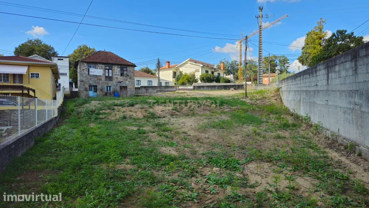 Moradia para recuperação + terreno com 1089m2 com viabilidade de const - Grande imagem: 3/22