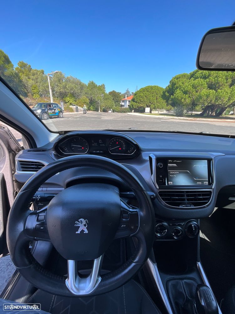Peugeot 2008 - 8