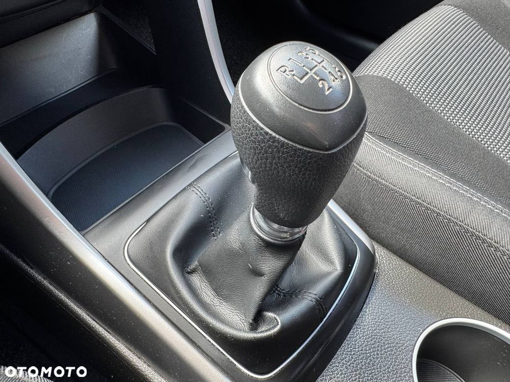 Hyundai i30 blue Kombi 1.4 Classic - 28