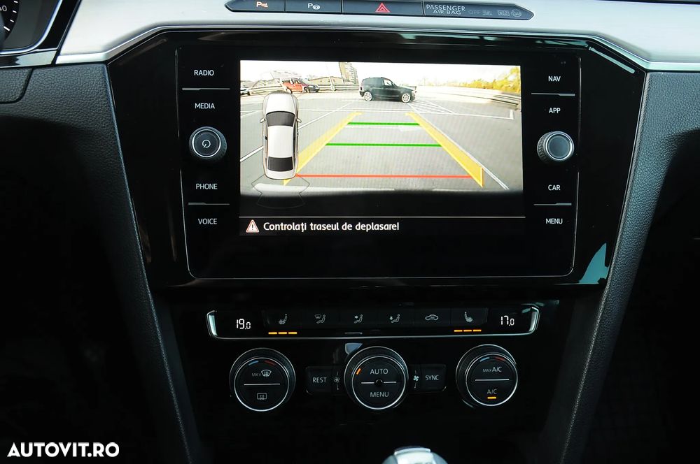 Volkswagen Passat 2.0 TDI DSG Highline - 16