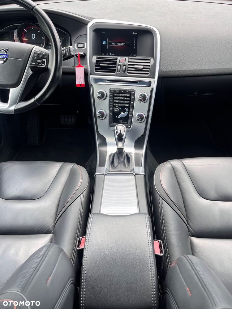 Volvo XC 60 D4 Drive-E Ocean Race - 23