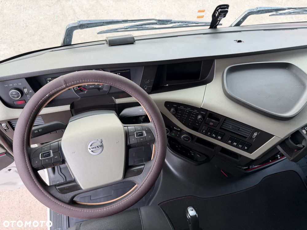 Volvo FH 500 ALUFELGI / HYDRAULIKA HYVA DWUOBWODOWA / TYLKO 577 153 KM PRZEBIEGU / ŁADNE OPONY / KSENONY / LED / BARDZO ŁADNY STAN / 3 SZTUKI !! - 29
