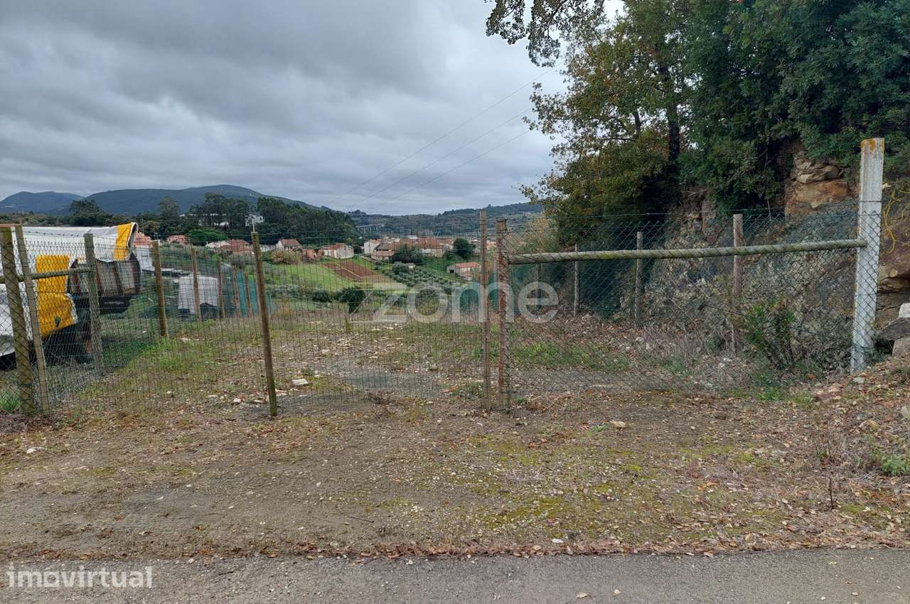 Terreno com cerca de 1600 m2, Fonte do Oleiro, Batalha - Grande imagem: 5/15
