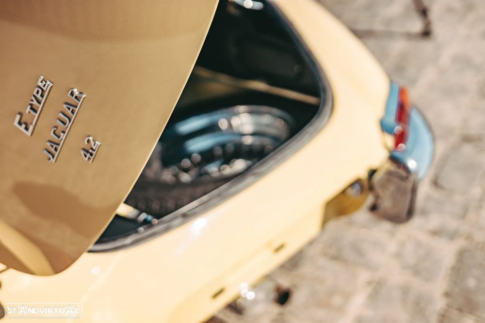 Jaguar E-Type - 9