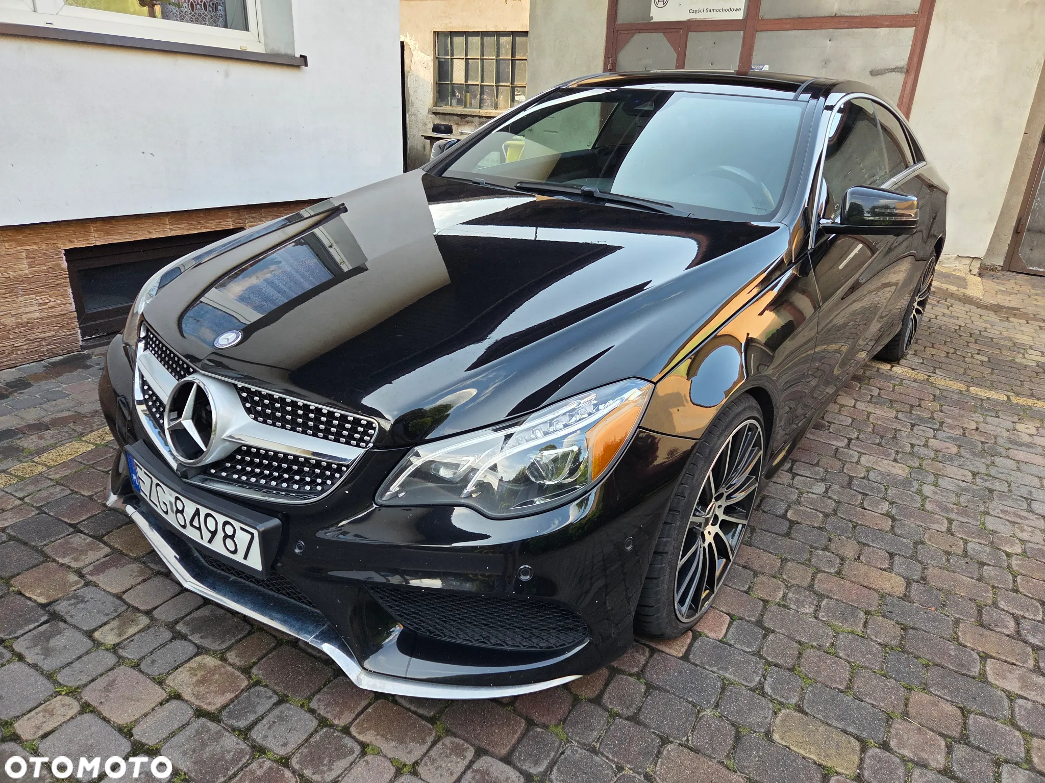 Mercedes-Benz Klasa E 350 Coupe 4Matic 7G-TRONIC - 2