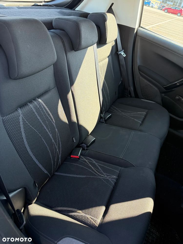 Peugeot 208 - 9