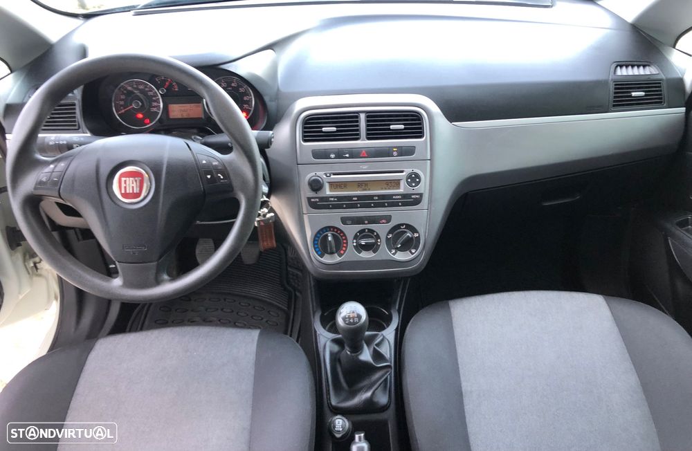 Fiat Punto 1.3 M-Jet Lounge S&S - 14