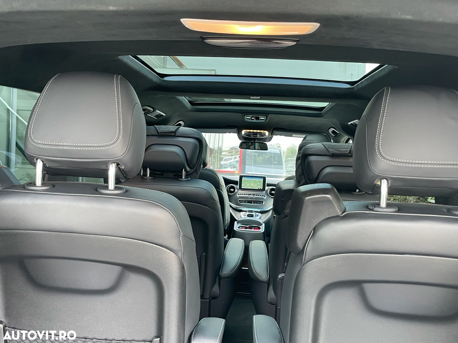 Mercedes-Benz V 300 d lang 4Matic 9G-TRONIC Exclusive - 26