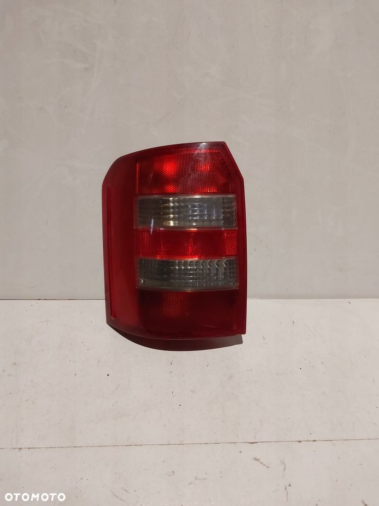 Audi A2 lewa tylna lampa lewy tył - 1