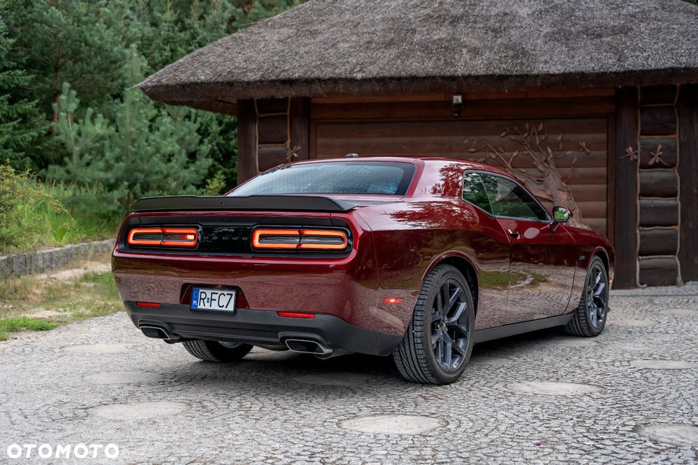 Dodge Challenger - 14