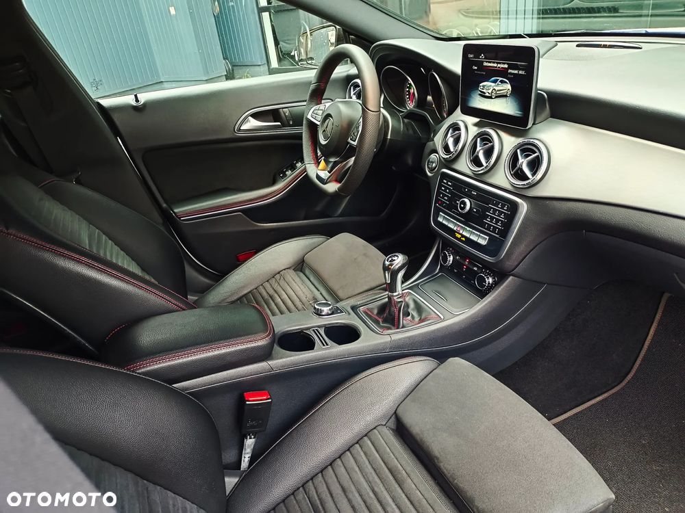 Mercedes-Benz CLA 200 Peak Edition - 29