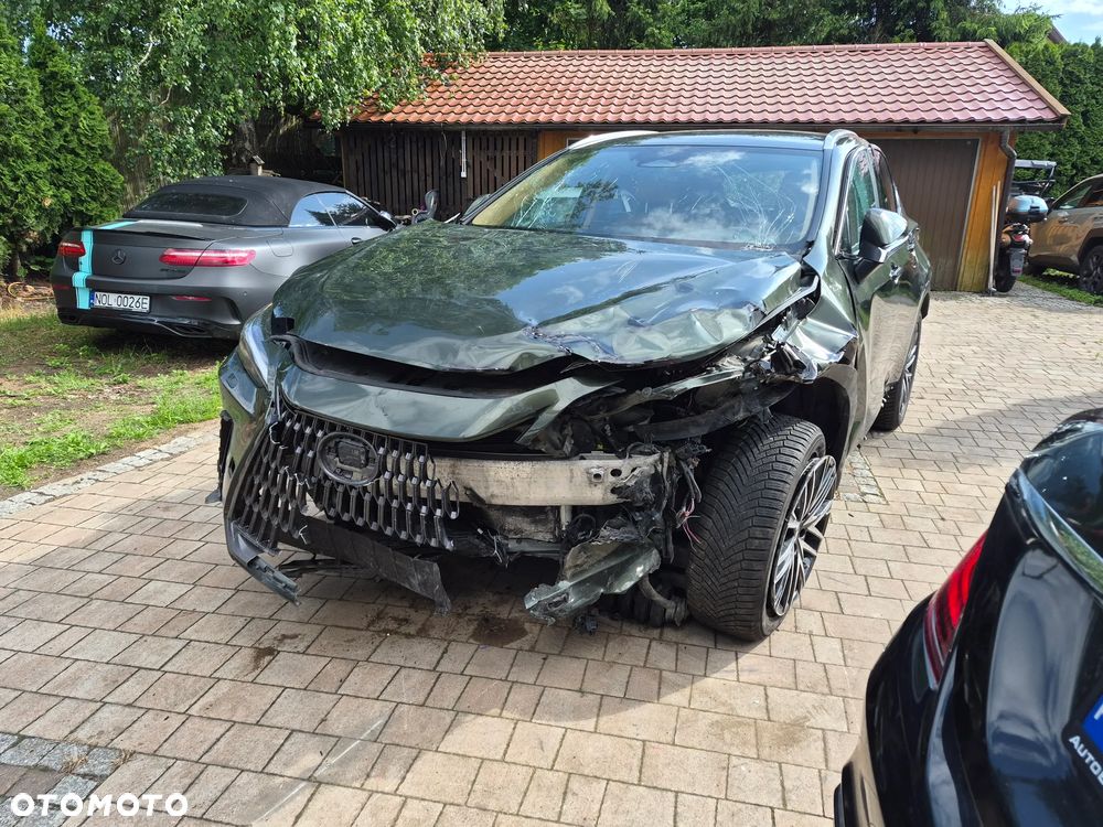 Lexus NX 350h Omotenashi AWD - 14