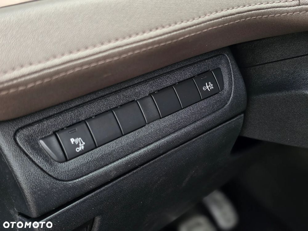 Peugeot 2008 - 16