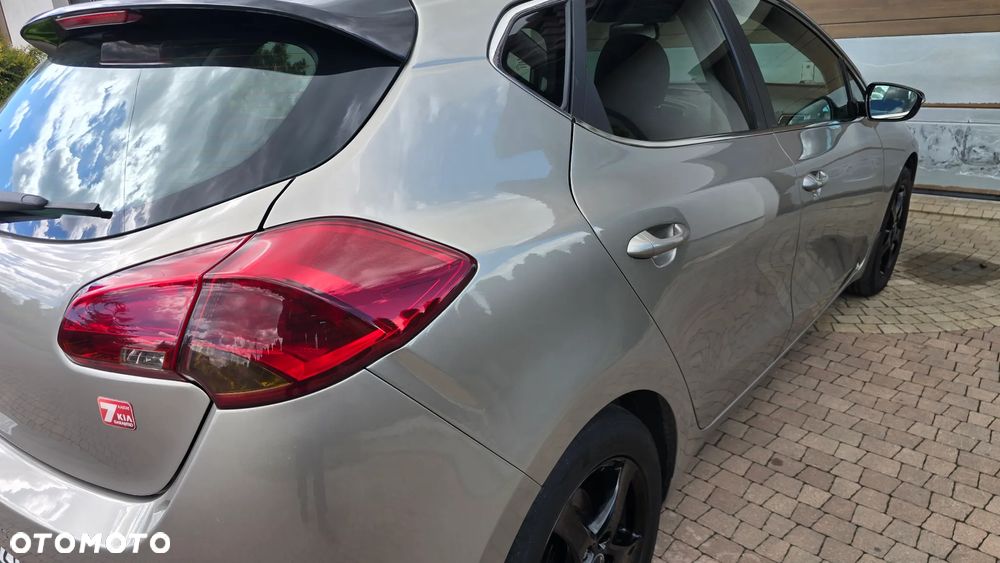 Kia Ceed - 10