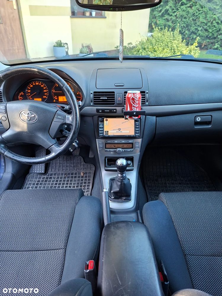 Toyota Avensis 2.0 D-4D Premium - 4