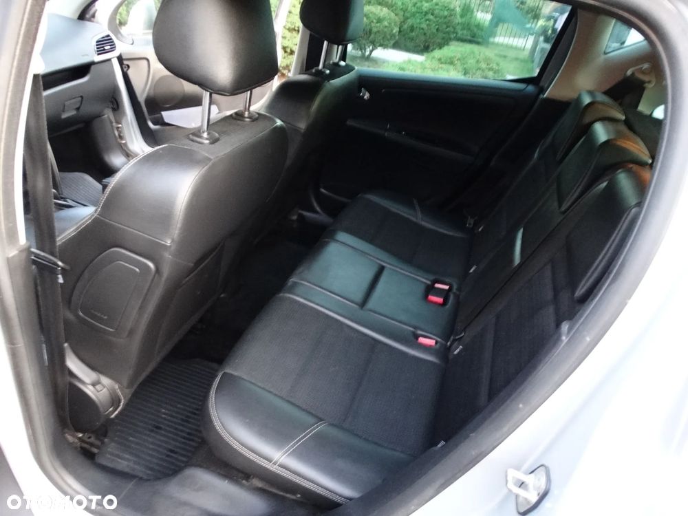 Peugeot 207 1.6 VTi Premium - 11
