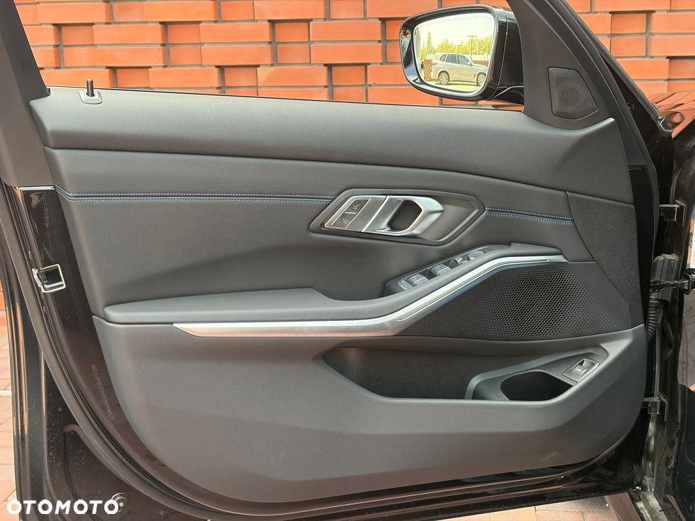 BMW Seria 3 320d xDrive mHEV M Sport - 14