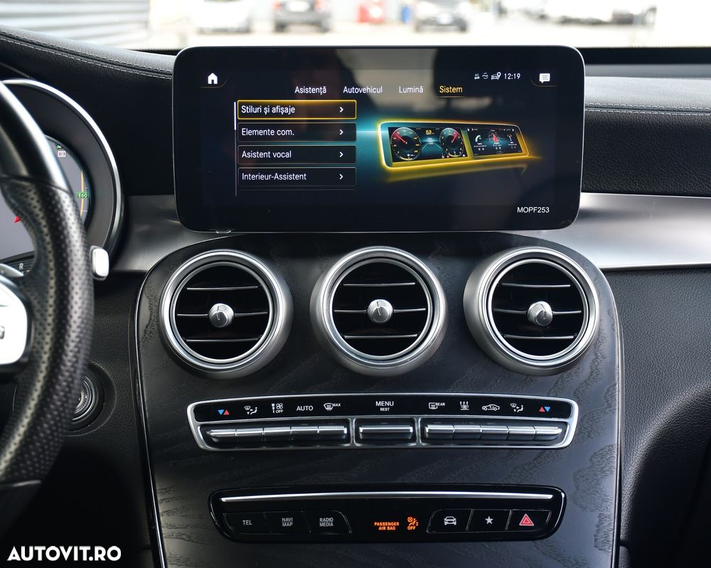 Mercedes-Benz GLC 300 de 4Matic 9G-TRONIC AMG Line - 27