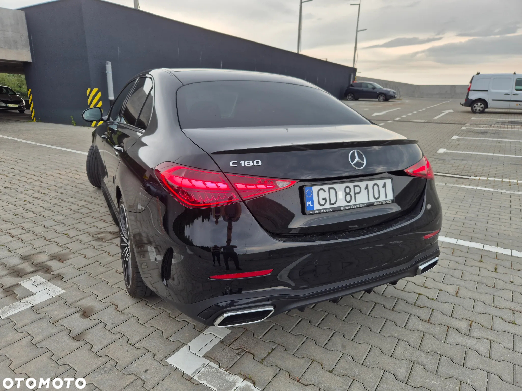Mercedes-Benz Klasa C 180 mHEV AMG - 8