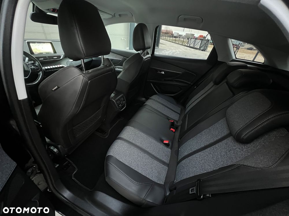 Peugeot 3008 PureTech 130 Stop & Start GPF Allure - 27