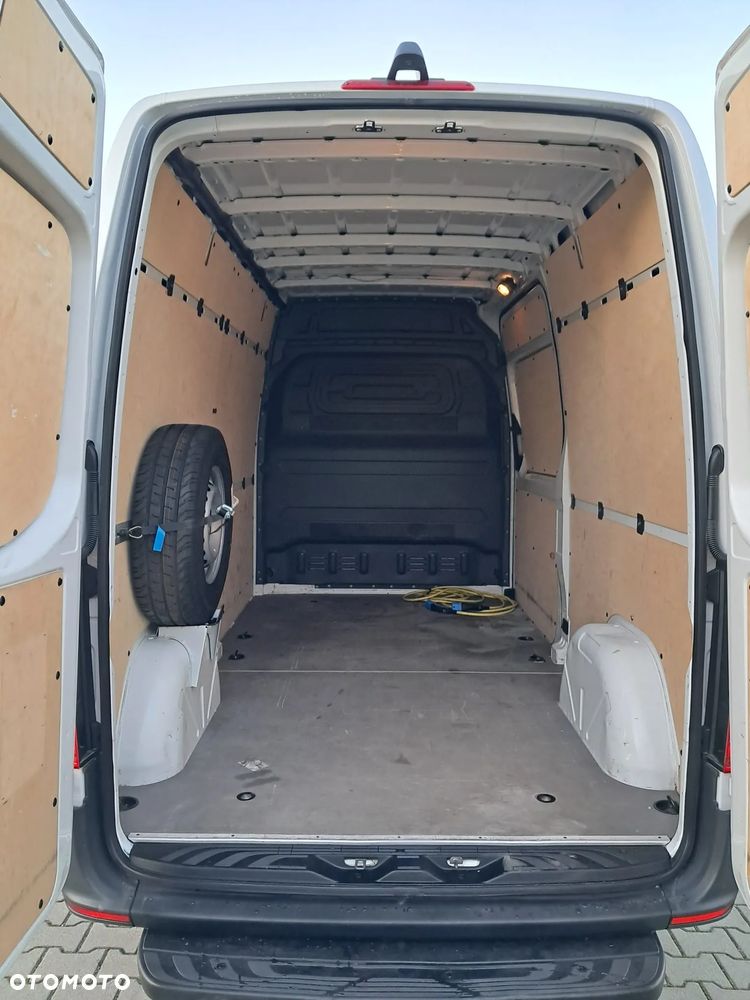 Mercedes-Benz eSprinter - 17