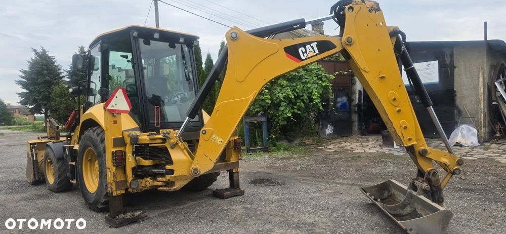 Caterpillar 428F2 - 3