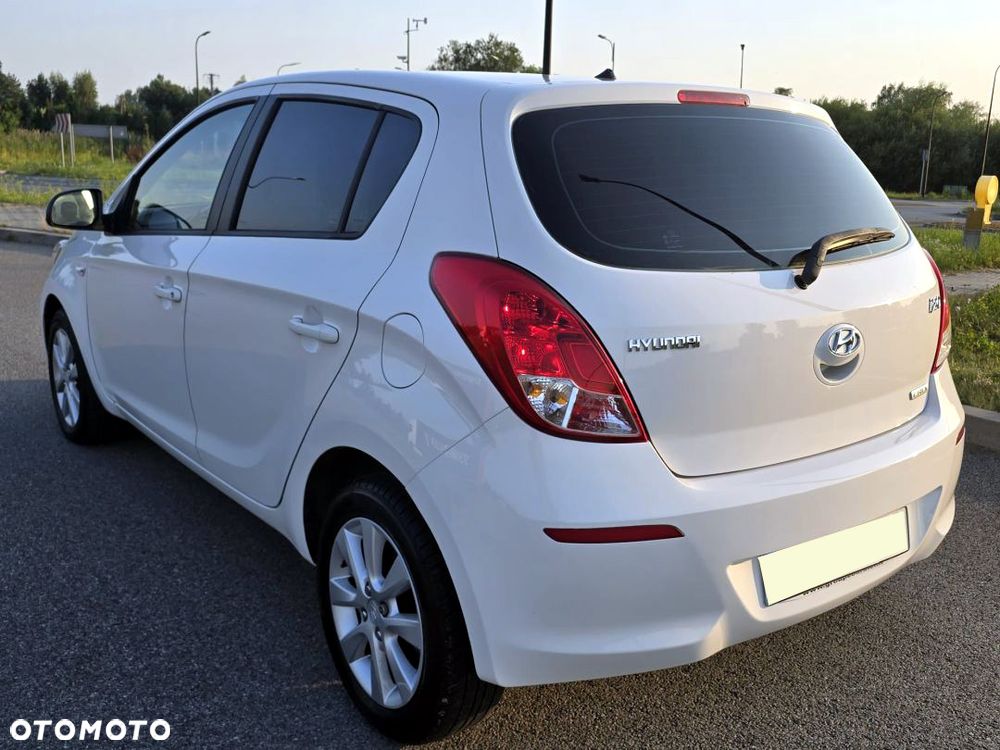 Hyundai i20 1.1 CRDi Comfort - 10