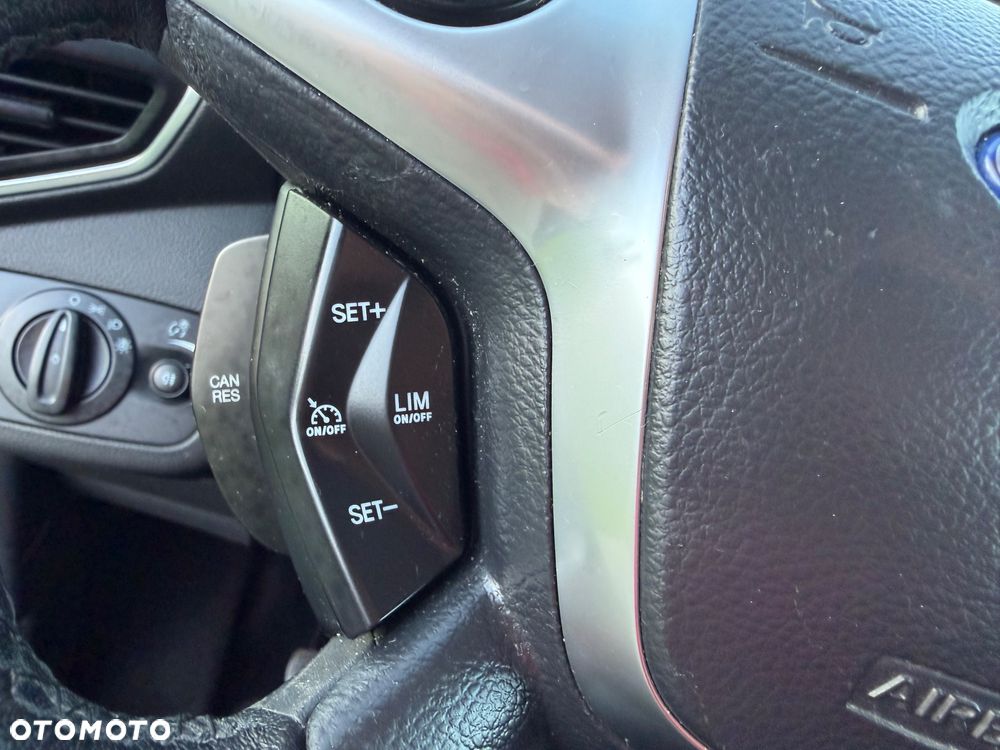 Ford Kuga 2.0 TDCi 2x4 Champions Edition - 23