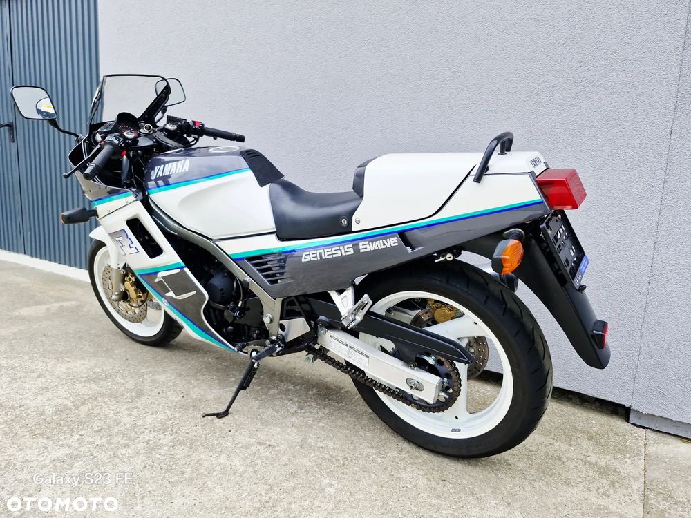 Yamaha FZ - 18