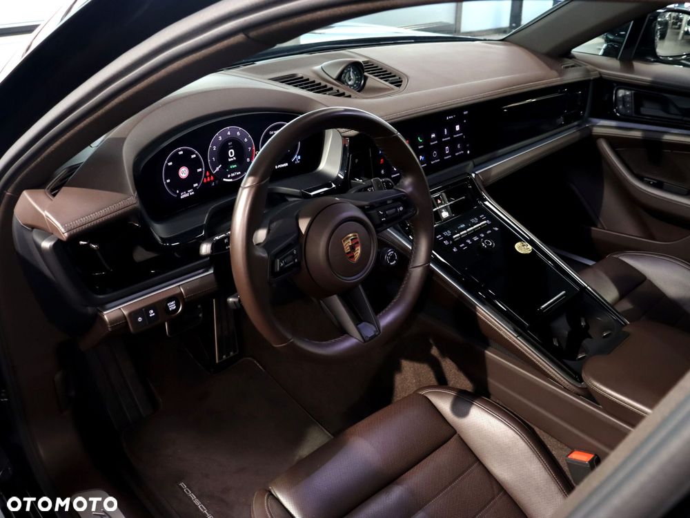 Porsche Panamera 4 E-Hybrid PHEV - 16