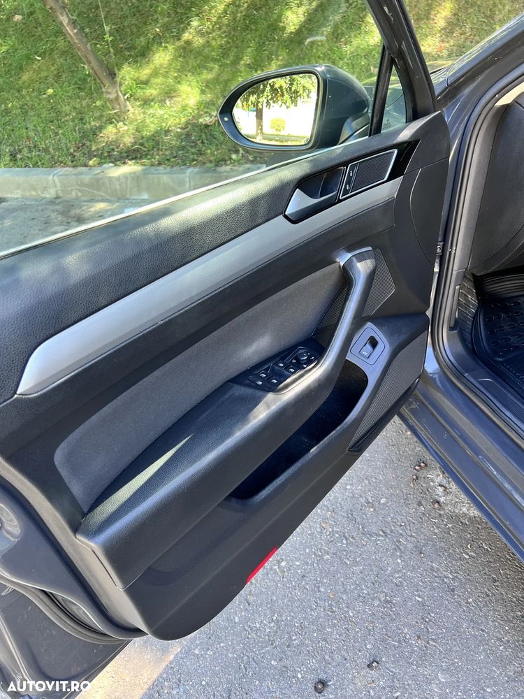 Volkswagen Passat 2.0 TDI DSG Comfortline - 12