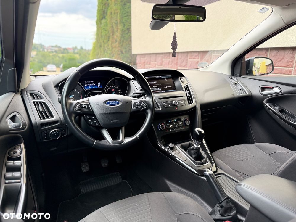 Ford Focus 1.5 EcoBoost STart-Stopp-System TITANIUM - 6