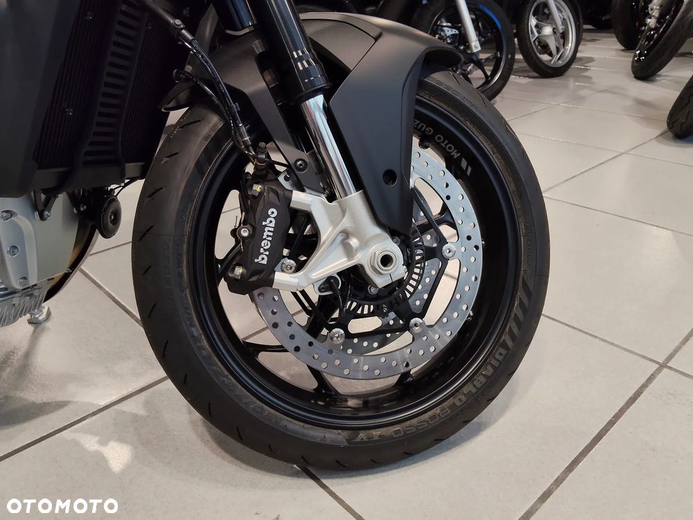 Moto Guzzi V100 Mandello - 10