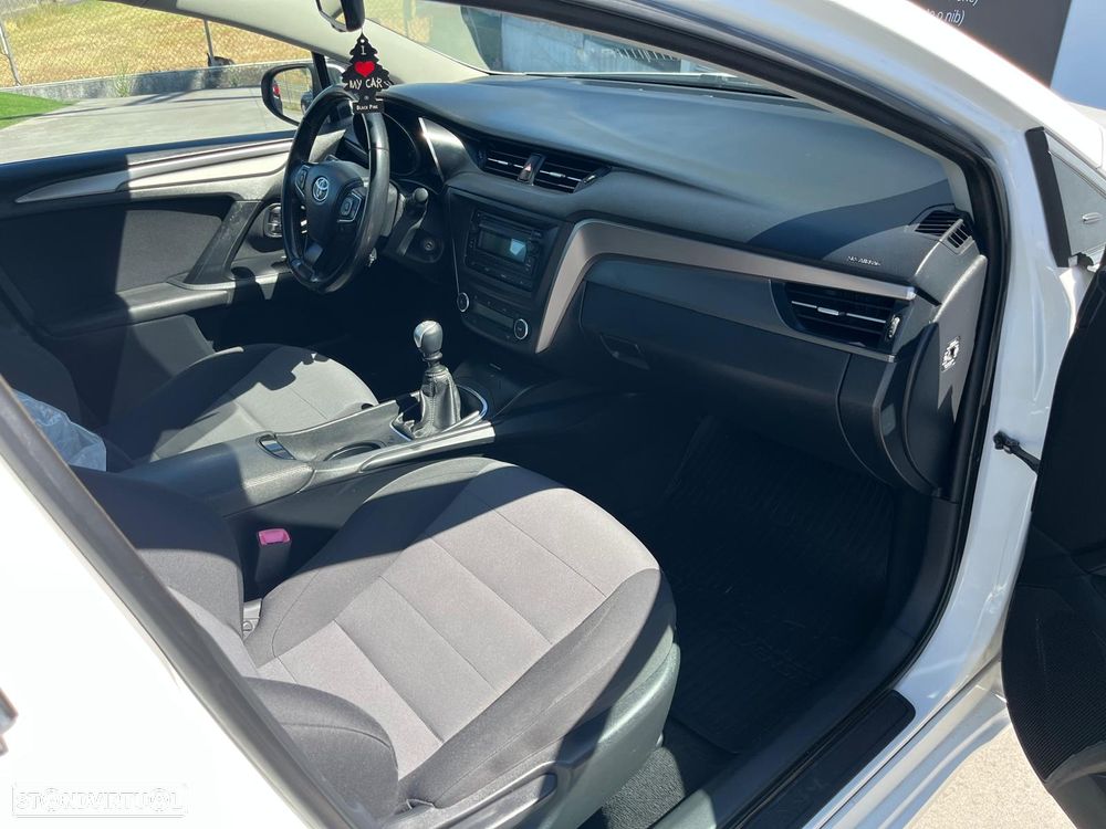 Toyota Avensis - 22