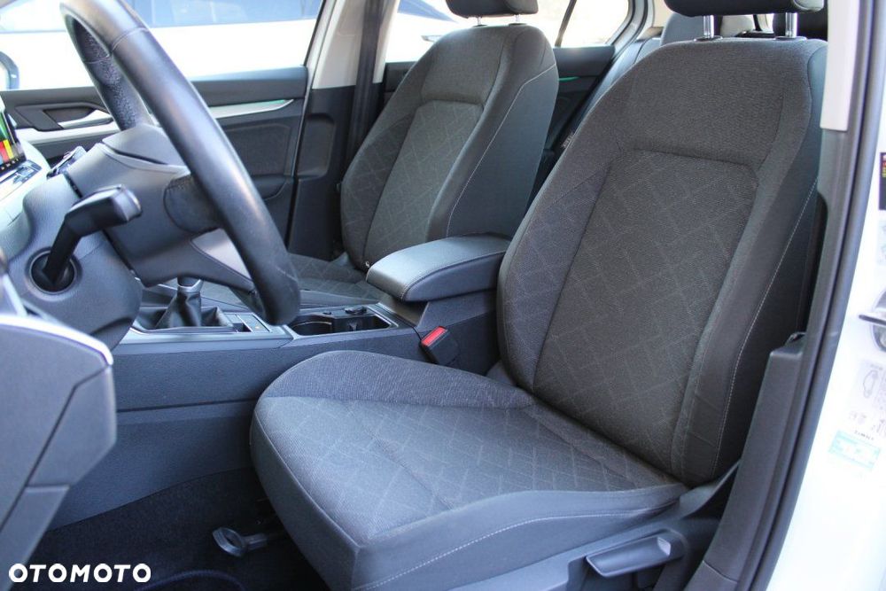Volkswagen Golf - 30