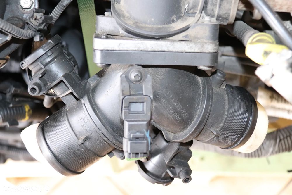 Przepustnica powietrza volvo V50 C30 S40 C70 V70 z roczników 2005-2010 z silnikiem D4204T - 1