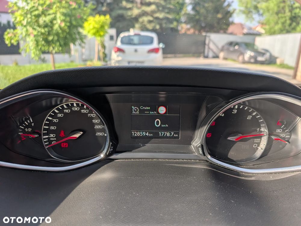 Peugeot 308 2.0 BlueHDi Allure S&S - 9