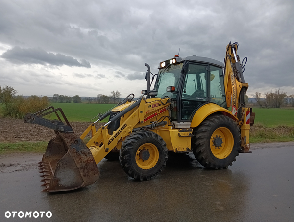 New Holland b110b