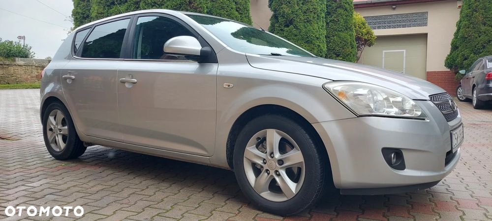 Kia Ceed - 7