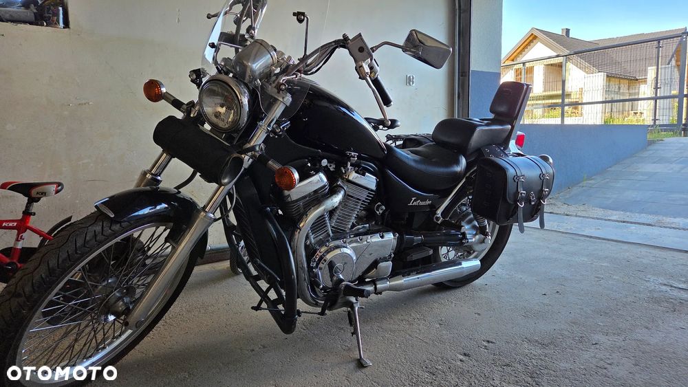 Suzuki Intruder - 5