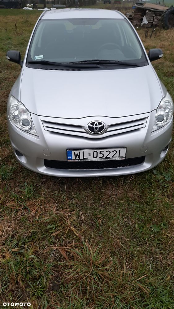 Toyota Auris 1.6 2010 - 19