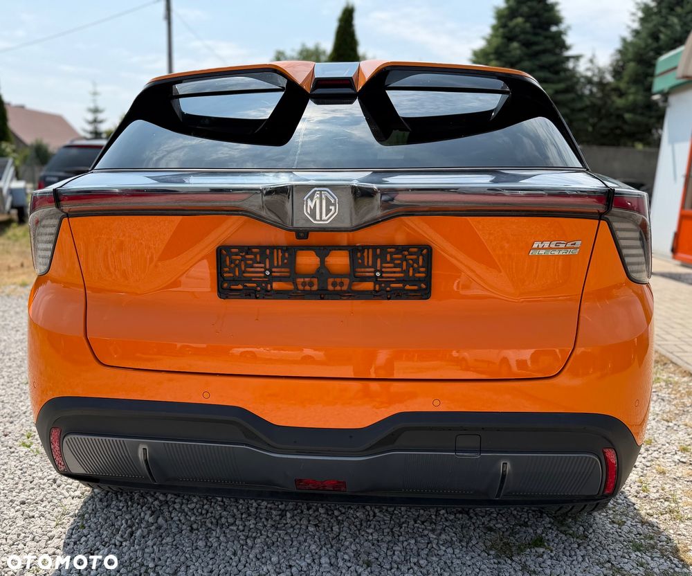 MG 4 Luxury 64 kWh - 9