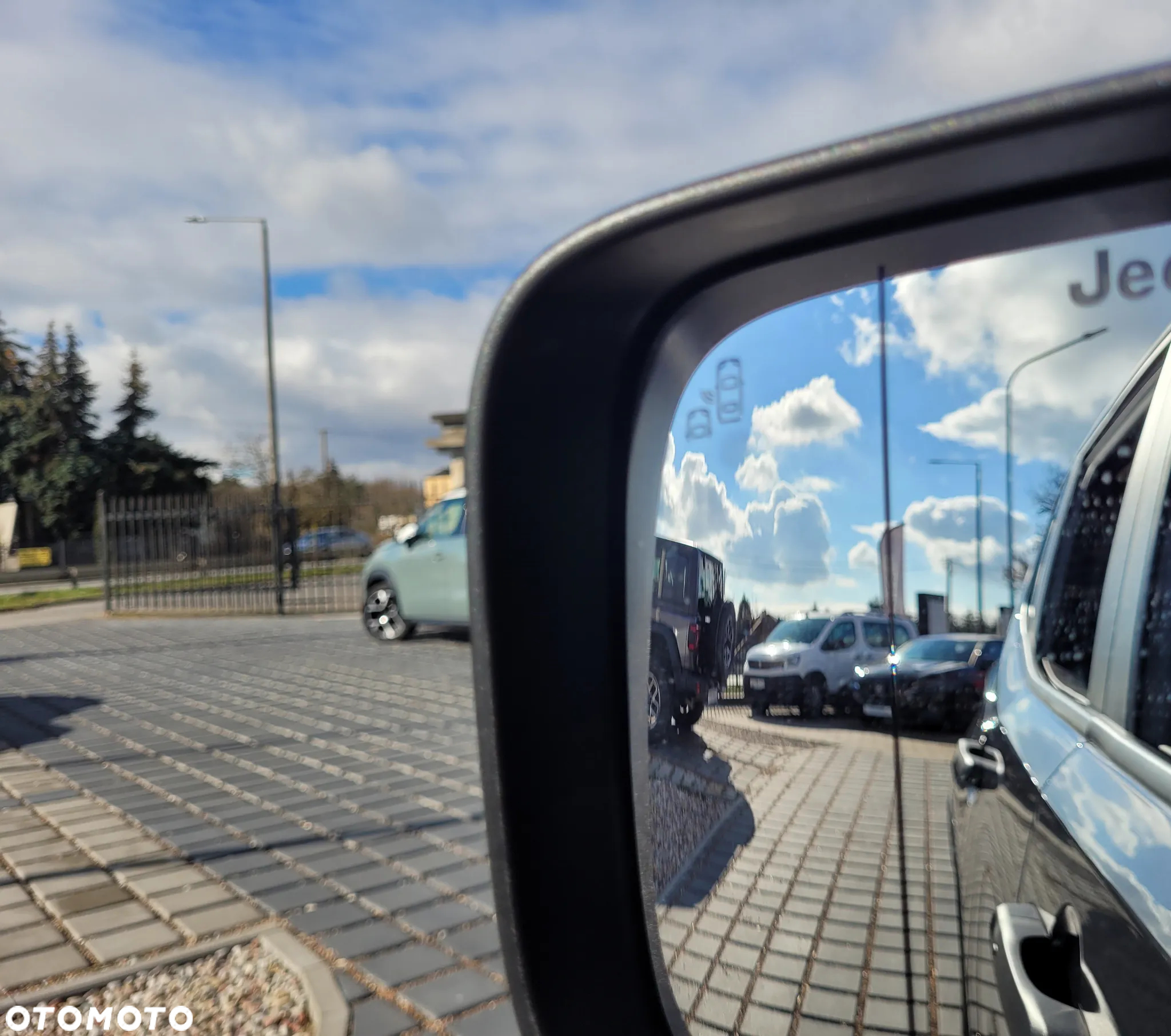 Jeep Renegade 1.5 T4 mHEV Altitude FWD S&S DCT - 19