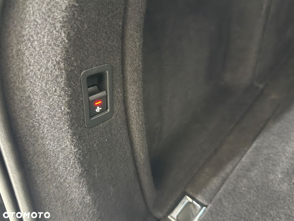 Audi A4 Avant 2.0 TDI ultra sport - 15